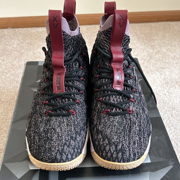 Nike Lebron XV size 9 - Picture 2 of 5